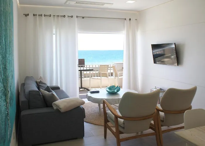 Front Sea Apartment